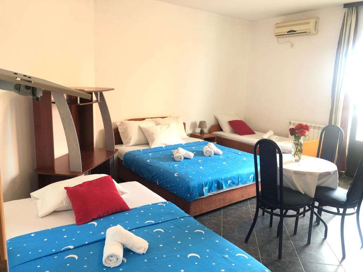 Apartments Radosevic Ulcinj Extérieur photo