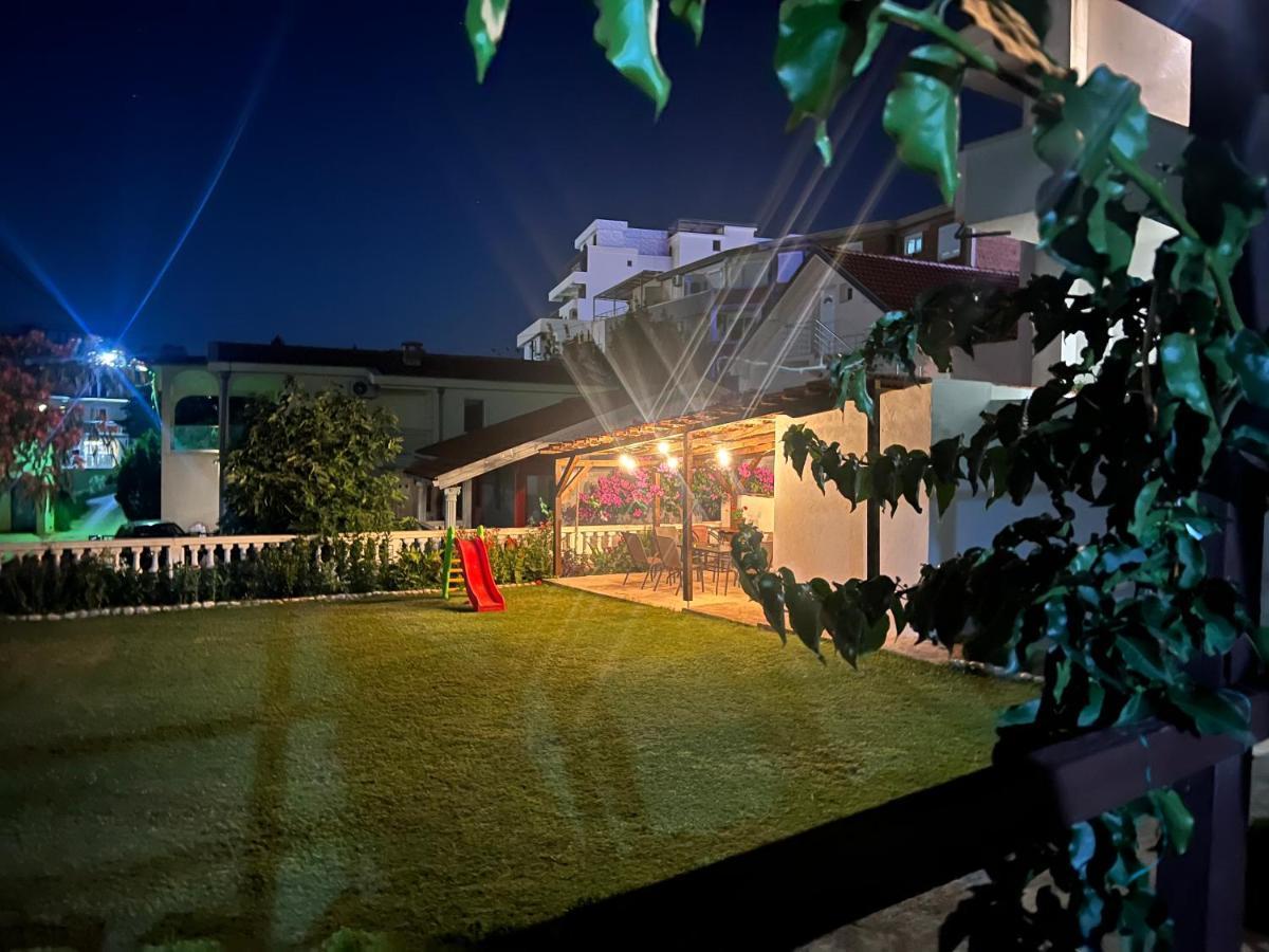 Apartments Radosevic Ulcinj Extérieur photo